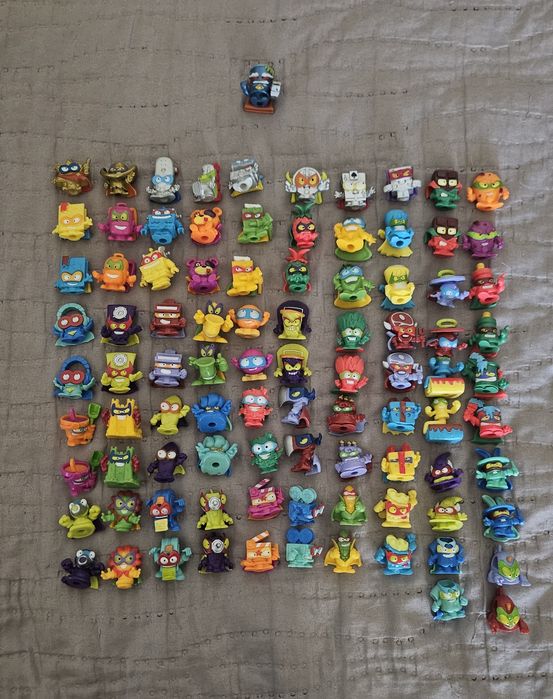 Figurine SuperZings Seria 3. Colecția completă + vitrina oficială cadou