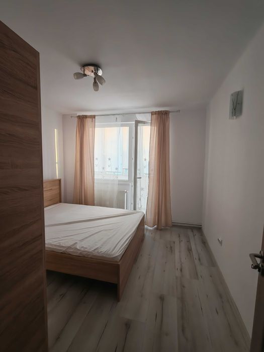 inchiriez apartament 3 camere (2 dormitoare)