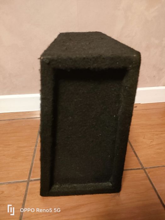 Vând incintă subwoofer