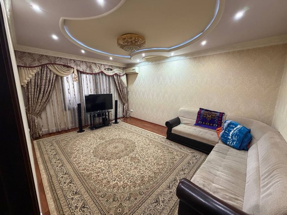 Продается 4 комнатная квартира Самарканд дарвоза Дружба народов