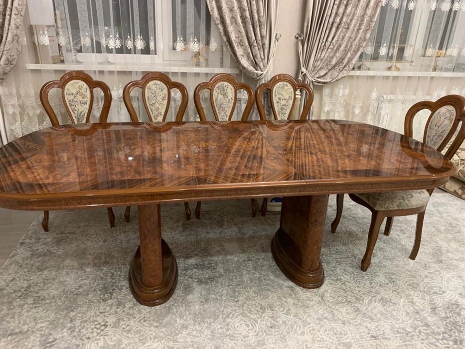 Продам итальянский стол со стульями