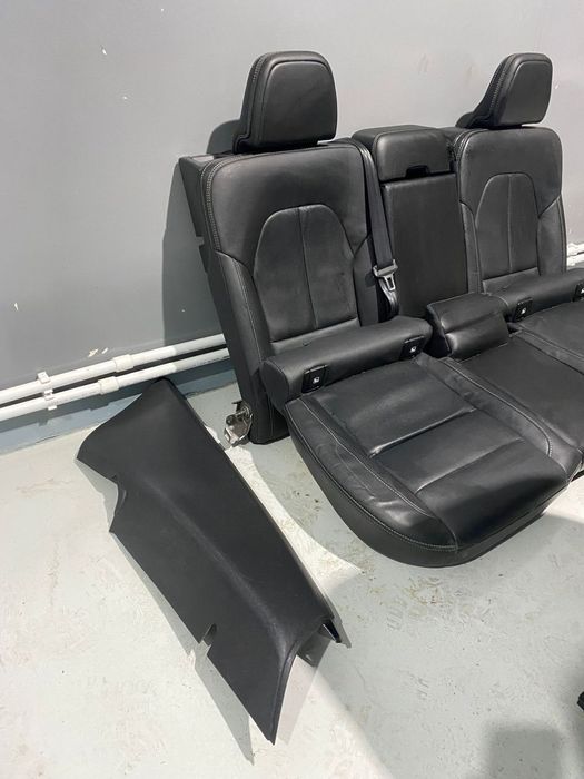 Interior cu incalzire in scaune fata VOLVO XC40 2018+