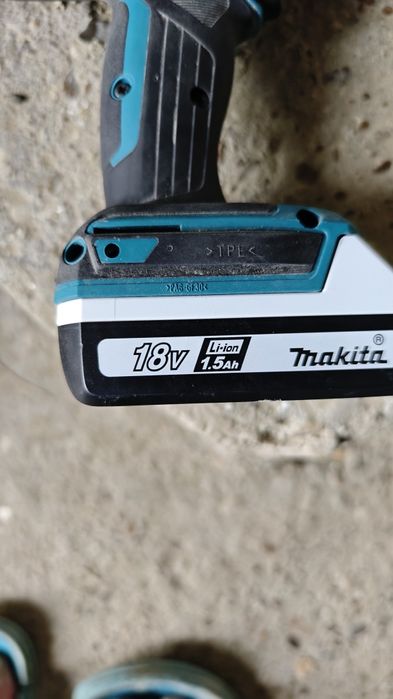 Акумулаторен винтоверт MAKITA DF488D002