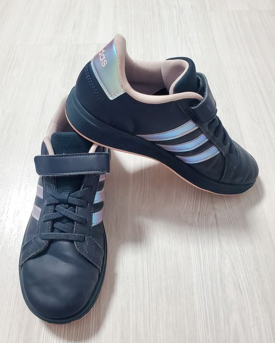 Кецове Адидас GRAND COURT