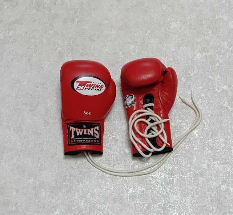 перчатки для бокса и муай тай на шнурках