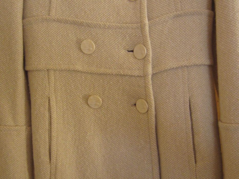 Елегантно дамско палто