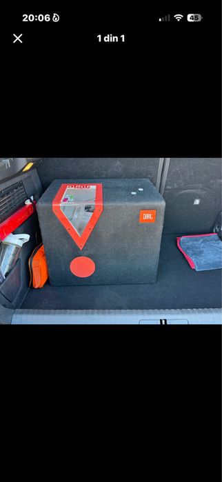 Vând subwoofer Auto JBL