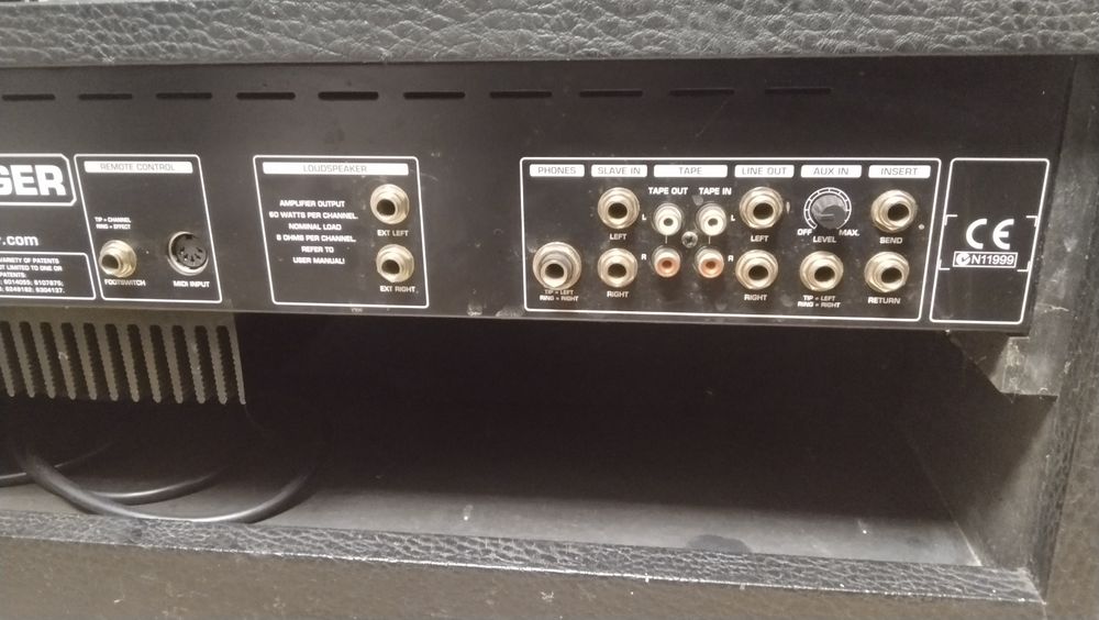 Behringer v-tone GMX1200H глава за китара