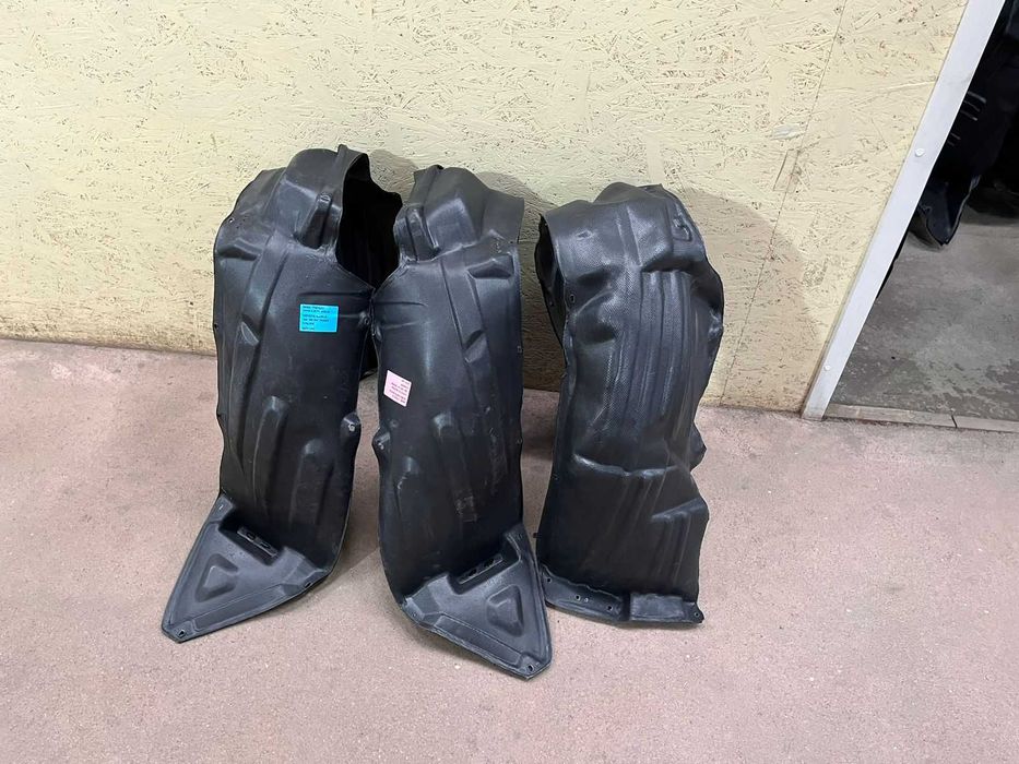 Подкрылок подкрыльник Тойота Сиенна Сиена  2004- / Toyota SIENNA 2011