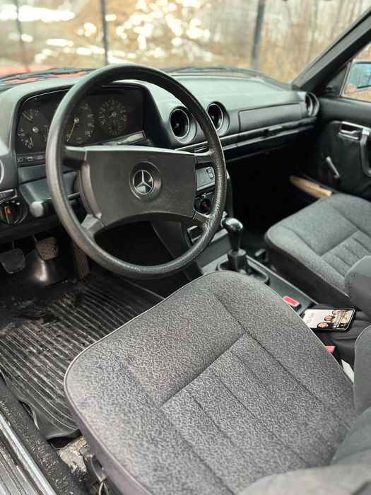 Mercedes Benz E230