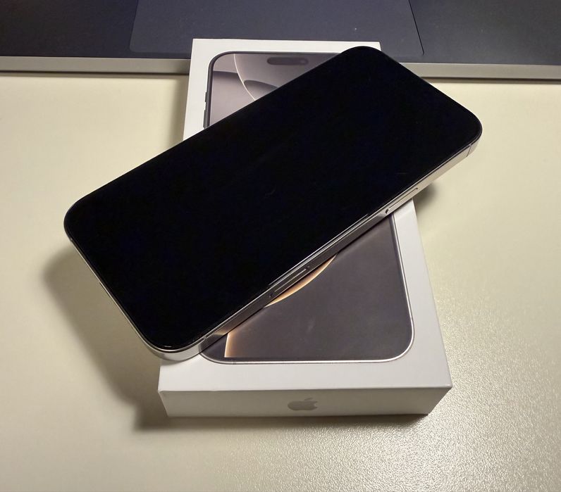 iPhone 16 Pro Max 1TB Natural Titanium- ca nou, garantie Apple 04.2026