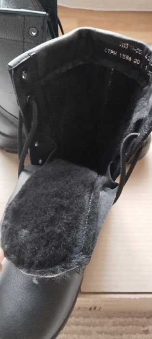Продам Берцы новые зимние 41 размер.