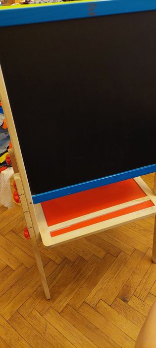 Детска дъска магнит и тебешир HAPE