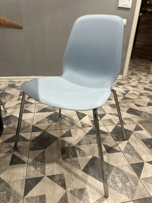 Продам стулья комплектом