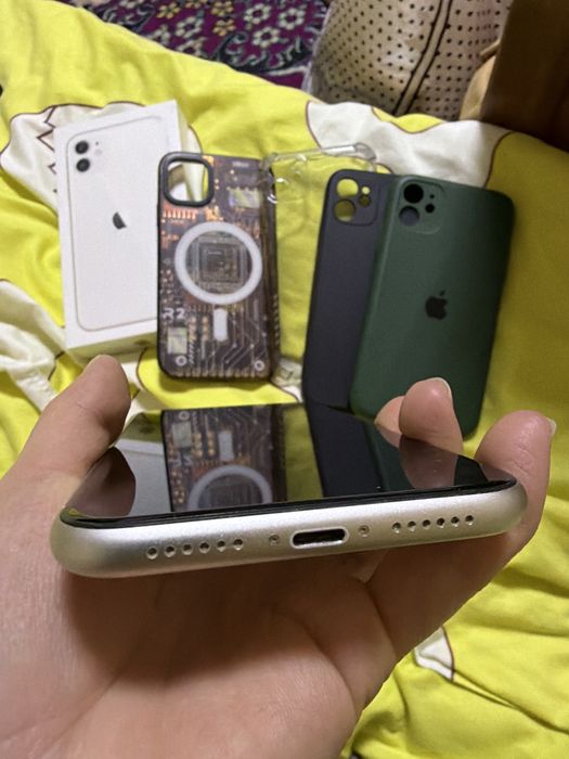 Продам айфон 11 белый