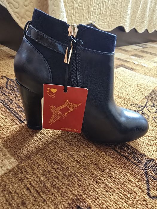 Обувки на висок ток