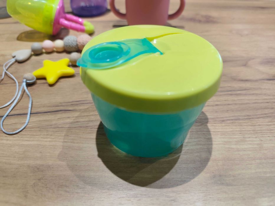 Шишета за вода, мляко, биберони, клипсове