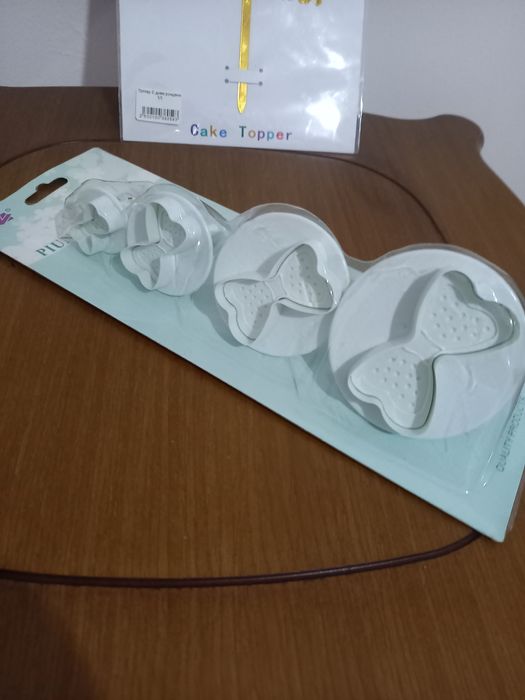Продам плунжер и топпер на торт