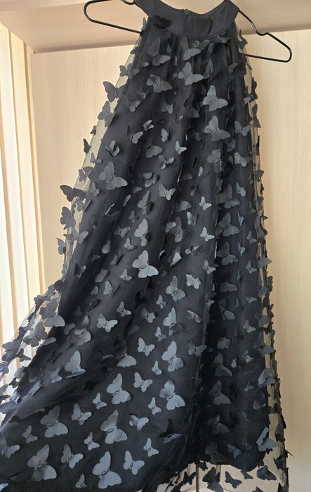 Рокля с пеперуди
