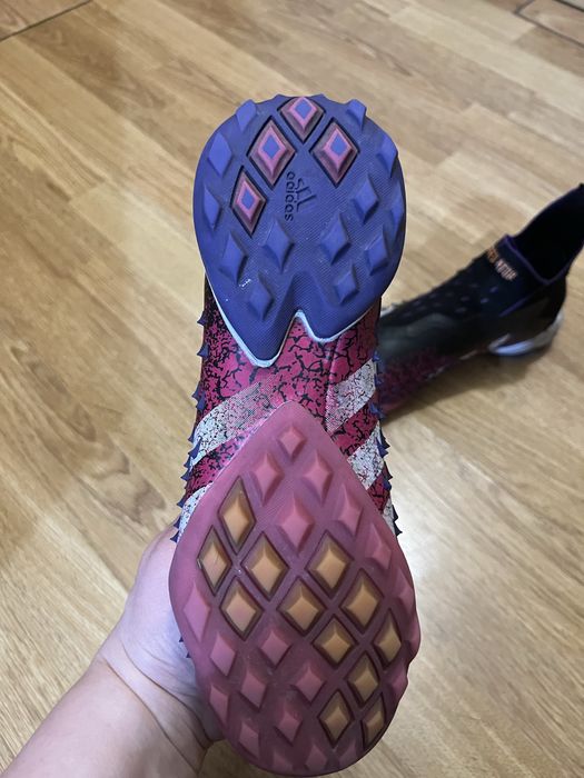 Сороконожки Predator Adidas