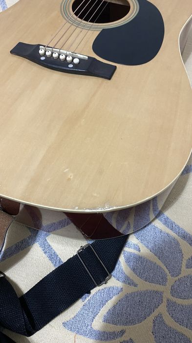 акустическая гитара