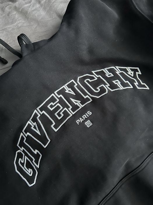hanorac givenchy
