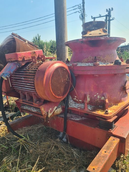 Concasor cu con 400 tone Ora