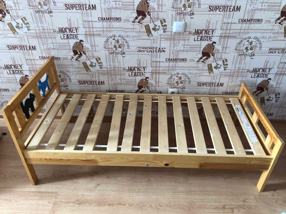 Продам деревянную кровать