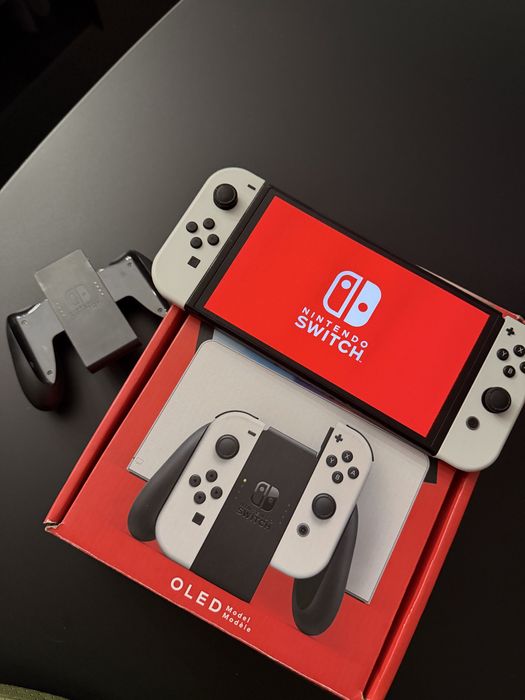 Nintendo Switch Oled , white edition, stare ca nou !!