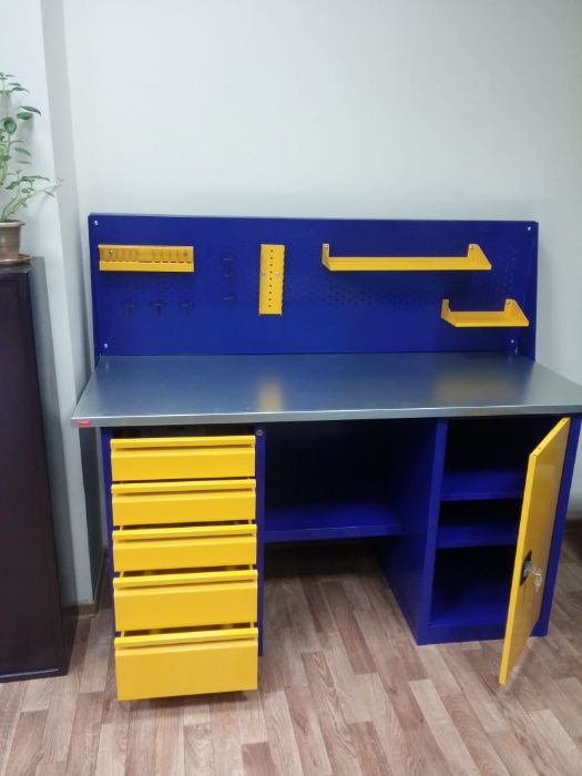 Верстак /слесарный стол/металлический стол