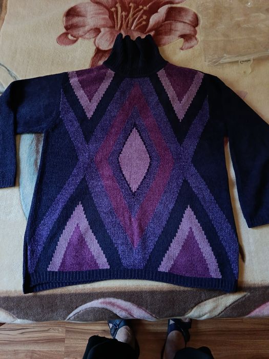 Свитер очень красивый на осень и зиму