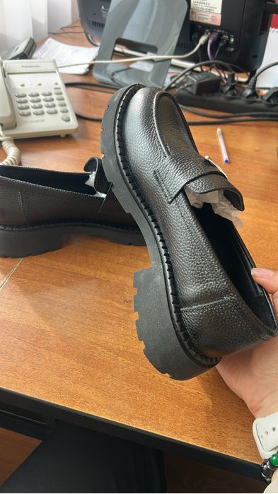 Продам лоферы новые