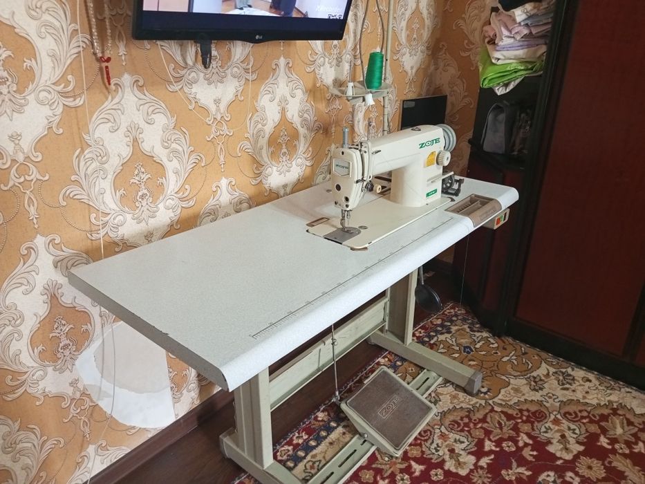 Zoje tikuv mashinasi