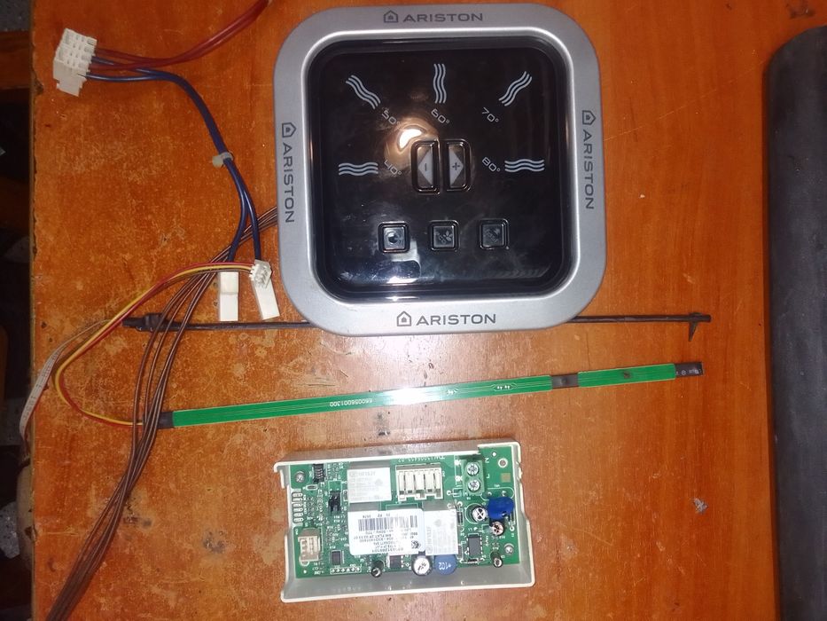 Мозги управления водонагреватель ARISTON модель :  ABS VLSPW50.