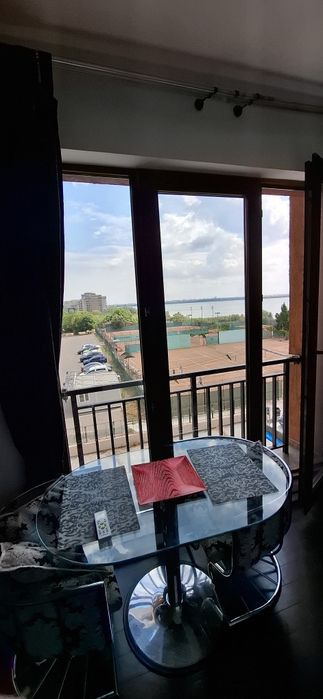 Coral Resident- Studio cu vedere la lac