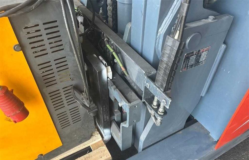 Reach Truck /Електрокар/Мотокар/ Heli CQD16 -Топ състояние, Като НОВ