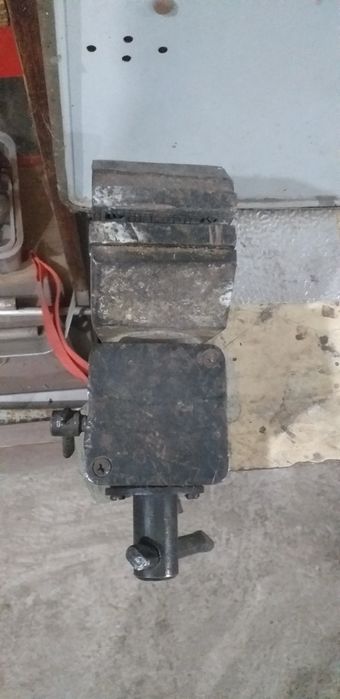 Тиски, универсальные