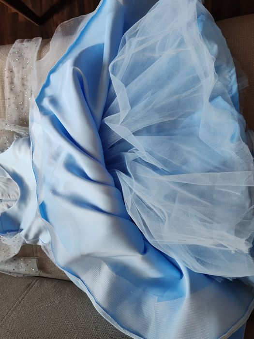 Обемна рокля за принцеса за 7-8 години