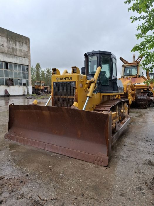 Shantui sd16 buldozer
