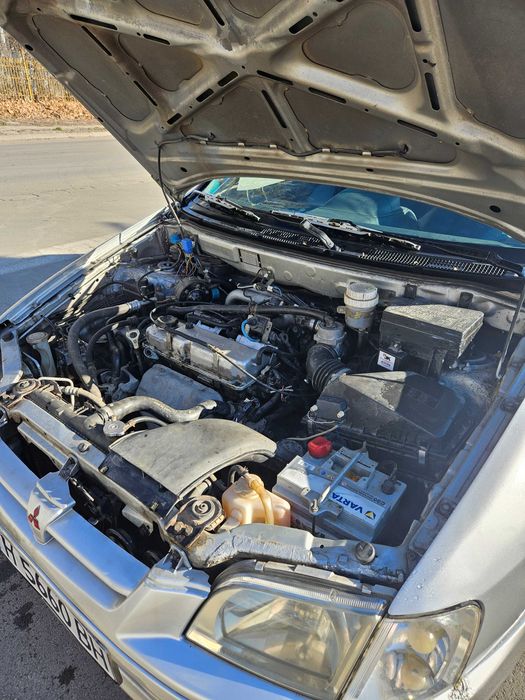 Митсубиши Спейс Стар