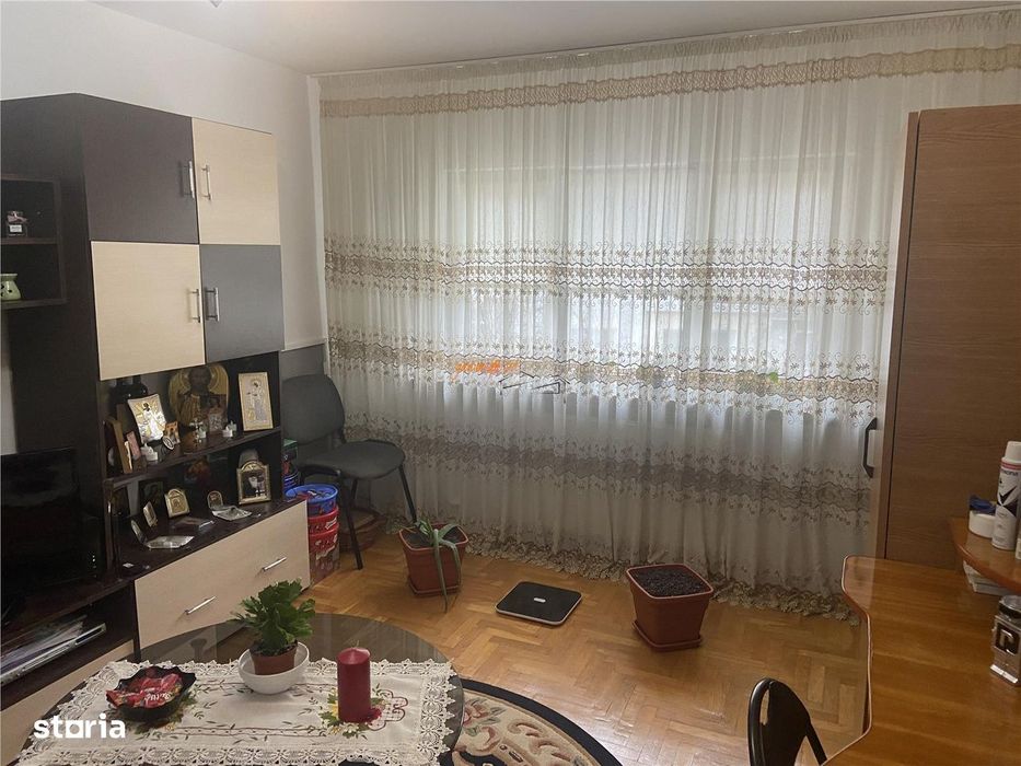 Apartament 2 camerec , zona centrala 2 Stejari , et 24, decomandat , c
