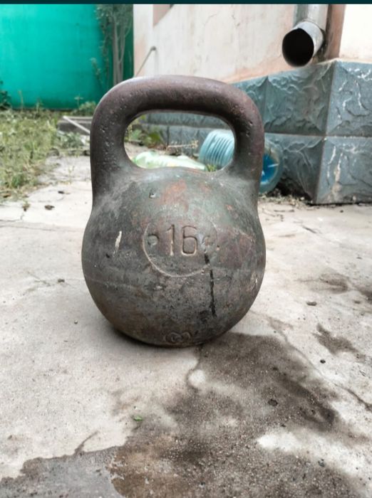 Гиря 16кг.            .