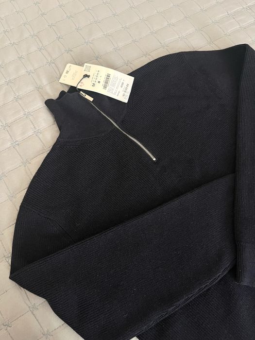 Продам свитер на замке