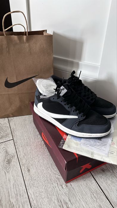 Кроссовки! Nike travis scott