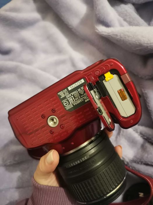 Фотоапарат Nikon D3300 Red