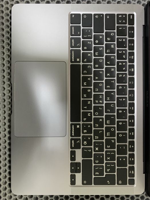 MacBook Air 13 2020. С коробкой. Диск 512gb.