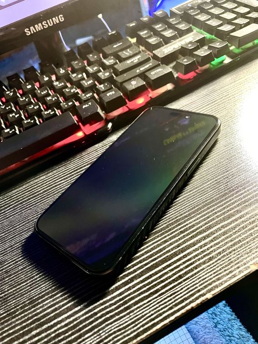 Продам Iphone 15 128 GB