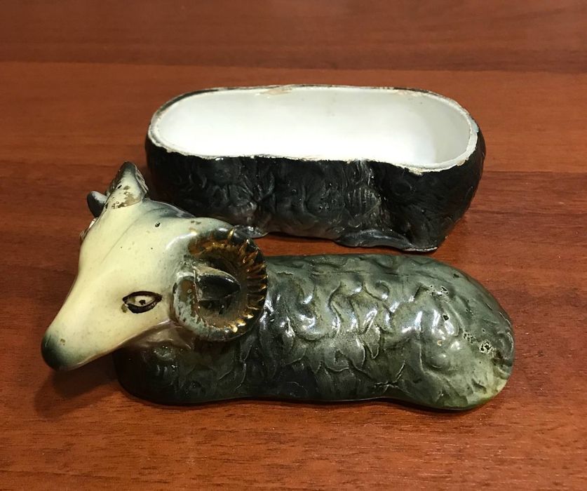 Наборы мельхиор чайно кофейные.Ведро для шампанского.Масленка помидор