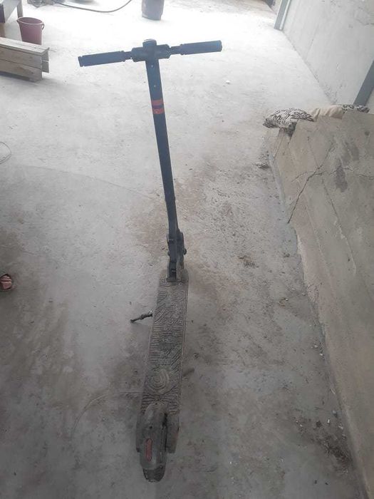 Продам Электросамокат Tribe Karo Черный