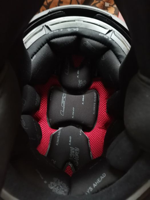 Каска за мотор LS2 Challenger F